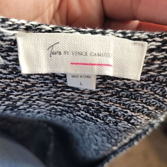 TWO BY VINCE CAMUTO Vneck Knit Sweater - Picture 6 of 7